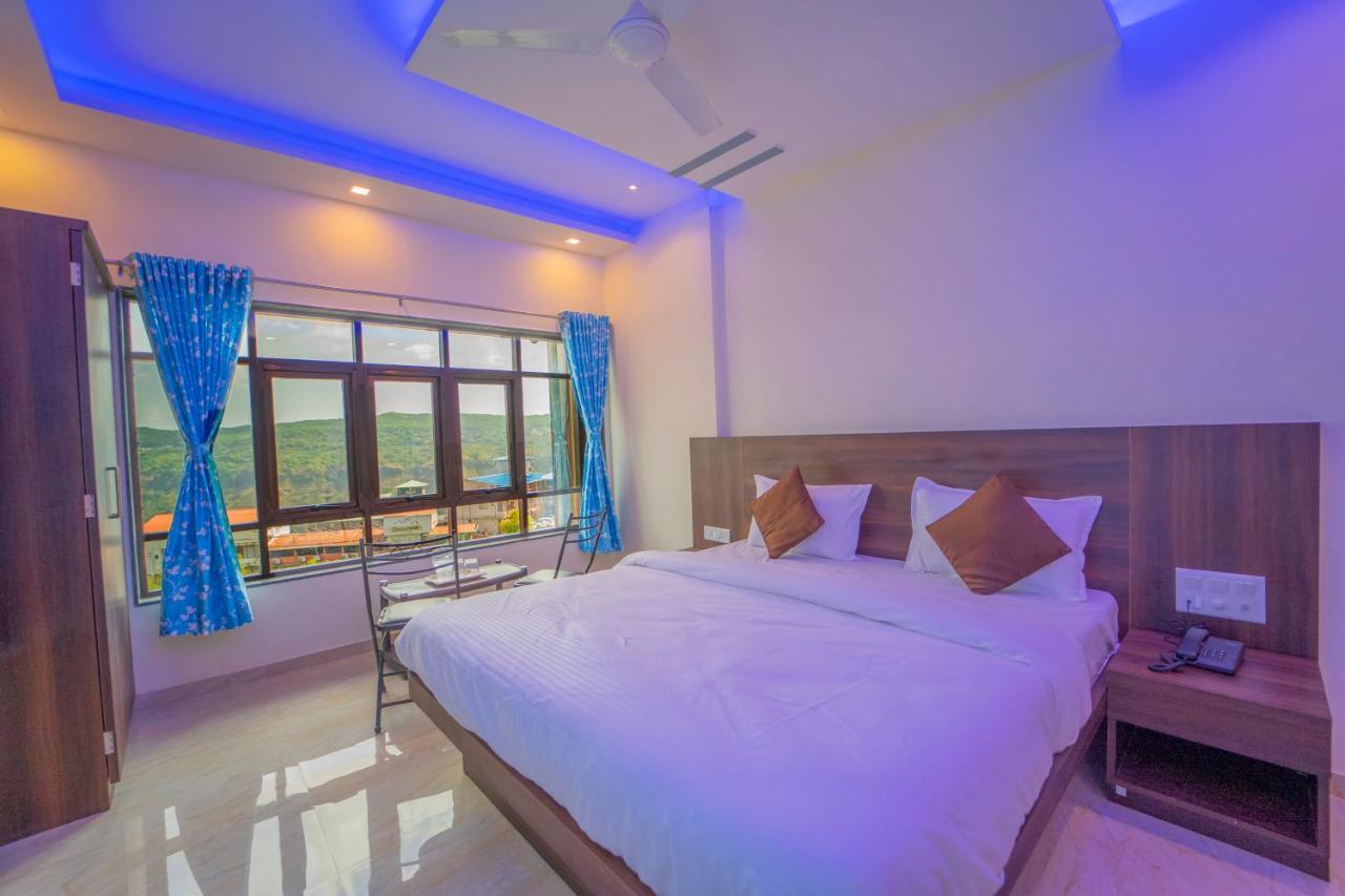 Veggies Residency & Pure Veg Restaurant Hotel Mahābaleshwar Exterior foto