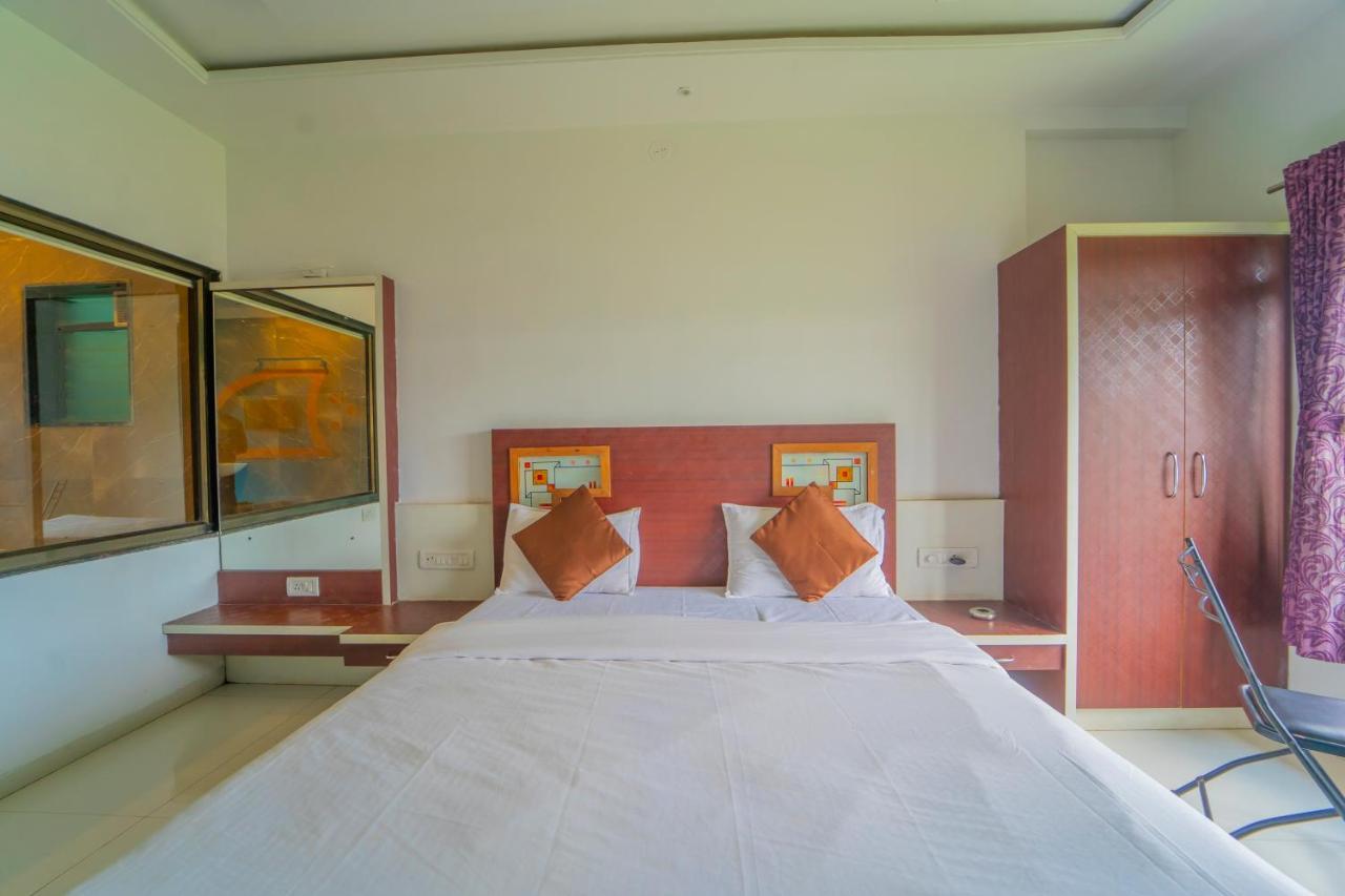 Veggies Residency & Pure Veg Restaurant Hotel Mahābaleshwar Exterior foto